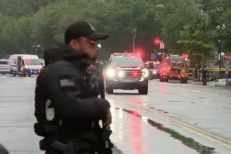 Donald Trump lucra la dosarul Iranului, în Biroul Oval, în momentul în care un bărbat a deschis focul asupra unui post de control de la Casa Albă