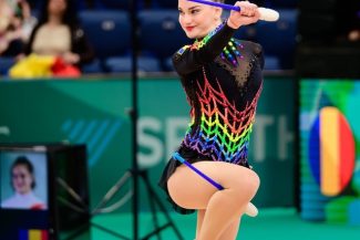 Gimnastică ritmică: Amalia Lică, locul 5 în finala europeană la măciuci; echipa României, pe locul 10