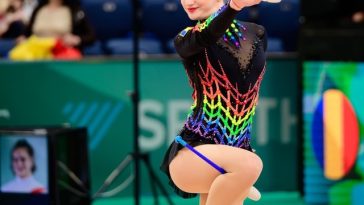 Gimnastică ritmică: Amalia Lică, locul 5 în finala europeană la măciuci; echipa României, pe locul 10