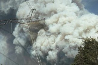 Incendiu de proporţii în zona de excludere de la Cernobîl. Ard peste 1000 de hectare de pădure
