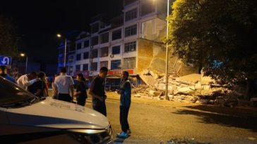 China – Doi morţi şi mii de persoane evacuate în urma unui cutremur în sudul ţării. Mai multe clădiri s-au prăbuşit