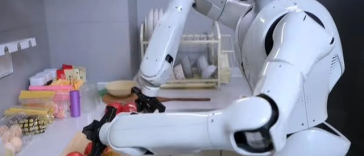 China deschide ”şcoli pentru roboţi umanoizi”, pentru a pregăti viitoarea forţă de muncă