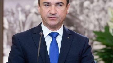 Senator USR: Mihai Chirica nu poate face parte din polul reformist PNL-USR. Când tu, PNL, clamezi curăţenia, este un moment bun să îi spui adio şi să îl dai afară din partid. Dacă ai aprins lumina în companiile de stat, aprinde lumina şi în filiale