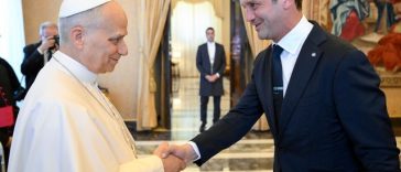 Campioana Inter la Vatican: Cristian Chivu şi jucătorii săi au fost primiţi de Papa Leon. “În timp ce vă felicit, vă invit să reflectaţi asupra experienţei trăite”