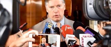 Un oficial de rang înalt din administraţia Trump a contribuit la obţinerea vizei americane de către un fost ministru căutat de justiţia din Polonia