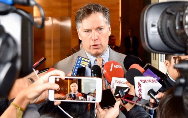 Un oficial de rang înalt din administraţia Trump a contribuit la obţinerea vizei americane de către un fost ministru căutat de justiţia din Polonia