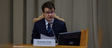 Cofondatorul Anthropic Christopher Olah avertizează că inteligenţa artificială nu trebuie lăsată exclusiv în mâinile marilor companii tehnologice