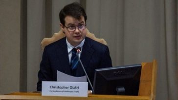 Cofondatorul Anthropic Christopher Olah avertizează că inteligenţa artificială nu trebuie lăsată exclusiv în mâinile marilor companii tehnologice