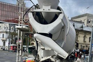 Şofer amendat cu 5.000 de lei după ce a vrut să traverseze cu o cifă centrul Capitalei, pe Bulevardul Magheru, fără să aibă autorizaţie pentru Zona A – FOTO