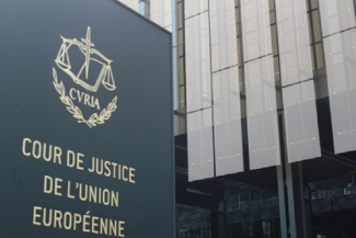 Curtea de Justiţie Europeană respinge condiţia de 10 ani de rezidenţă pentru accesul la venit minim în Italia