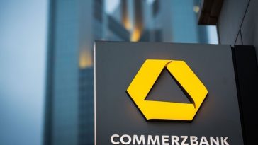 Şefa Commerzbank promite să apere acţionarii în lupta pentru preluare cu UniCredit
