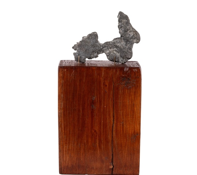 “Le Crocodile”, figurină din plumb realizată de Constantin Brâncuşi în 1949, în licitaţie de la 3.000 de euro