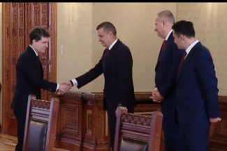 Consultări oficiale, la Palatul Cotroceni – Preşedintele Nicuşor Dan discută cu partidele parlamentare, pentru nominalizarea unui premier, după demiterea Guvernului Bolojan prin moţiune de cenzură / Cu ce mandat merg partidele