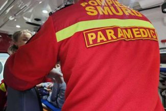 Băiat de cinci ani, căzut de la etajul întâi al unui bloc din Botoşani/ El a fost preluat de un echipaj SMURD şi transportat la spital