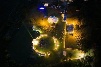 Festivalul Internaţional Shakespeare 2026 – Satul elisabetan, populat ziua de artizani şi bufoni, devine seara scenă pentru concerte şi joc/ FOTO