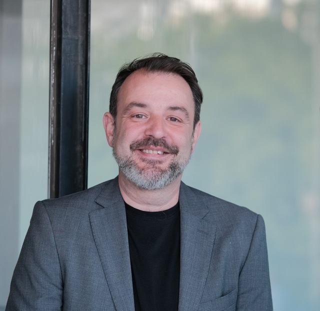 INTERVIU – Vlad Drăgulescu, preşedinte Festivalul Shakespeare: „În 2026, ne dorim ca publicul să simtă că festivalul nu se întâmplă undeva, departe de el, ci chiar în jurul lui”