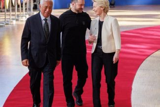 Europa ar trebui să desemneze un negociator pentru eventualele discuţii cu Rusia, afirmă Zelenski