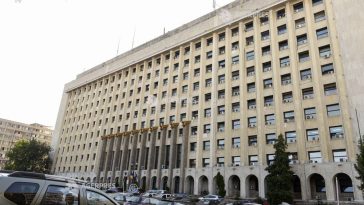 Incident la Palatul CFR: Șapte persoane se aflau în liftul care a căzut în gol; cinci – transportate la spital