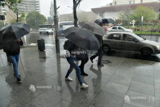 Meteorologii anunță averse și descărcări electrice în București, în special după-amiaza și noaptea