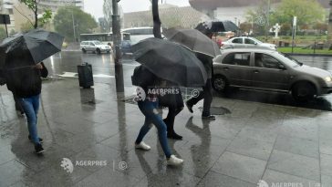 Meteorologii anunță averse și descărcări electrice în București, în special după-amiaza și noaptea