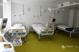 Guvern: Numărul paturilor de spital va fi redus cu 14.000 în următorii 3 ani; gradul de ocupare actual e 60 % la pacienții cronici