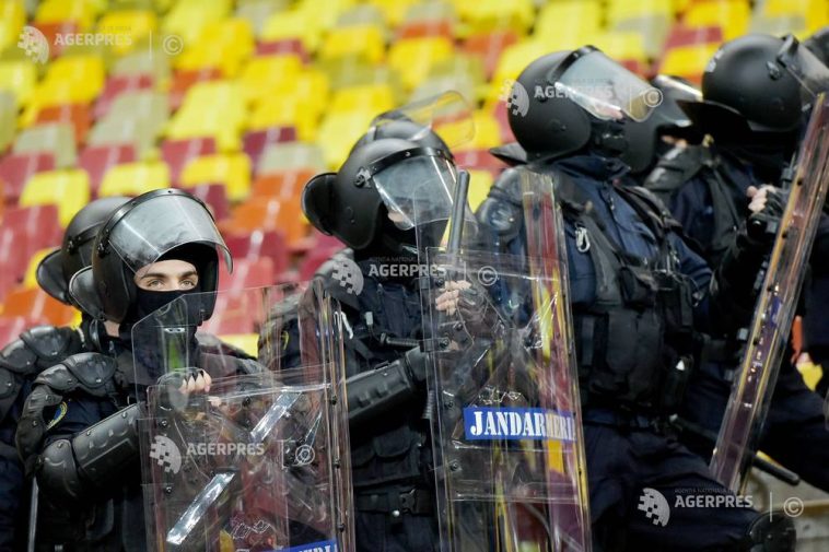 Jandarmeria: Fotbalistul de la Universitatea Craiova nu a fost bruscat, ci îndepărtat de jandarmi pentru un conflict cu un agent de pază