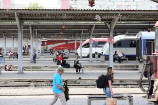O companie ieșeană va opera de luni ruta București – Suceava cu trenuri Intercity la preț de InterRegio