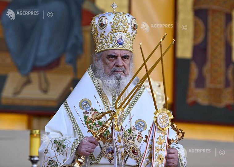 Patriarhul Daniel transmite un mesaj de binecuvântare și încurajare pentru elevii aflați în perioada examenelor