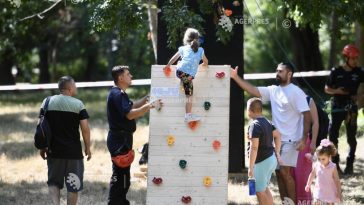 Sondaj Salvați Copiii: Un copil din trei își dorește mai mult timp cu familia