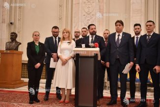 Cameră/ Schimbarea numelui grupului POT în ‘Uniți pentru România’ – aprobată din nou în comisie
