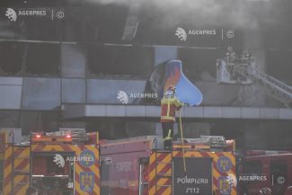 VIDEO UPDATE ISUBIF: Incendiul la depozitul de cauciucuri de pe Șoseaua Alexandriei a fost localizat