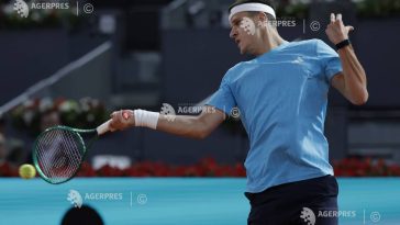 Tenis: ‘Este o nebunie să joci pe asemenea căldură’, a deplâns Mensik după victoria din turul 2 la Roland Garros