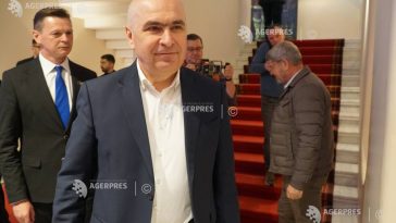 Bolojan: Dacă moțiunea nu trece, Guvernul funcționează în condiții normale; va fi nevoie de consultări