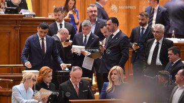 Moțiunea de cenzură – adoptată de Parlament cu 281 de voturi; Guvernul Bolojan a fost demis