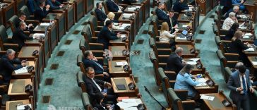 Senat: Modificări privind accesul străinilor pe piața muncii din România