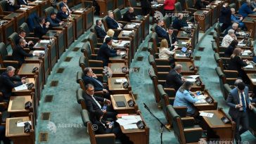 Senat: Modificări privind accesul străinilor pe piața muncii din România