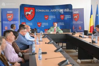 Iași: Consiliul Județean a achiziționat încă 26 de microbuze electrice pentru elevi cu finanțare PNRR