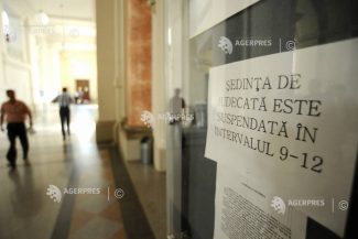 Grefierii se pregătesc de proteste față de noua lege a salarizării