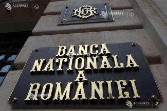 Contul curent al balanței de plăți a înregistrat un deficit în scădere la 5,3 miliarde euro, în primele trei luni