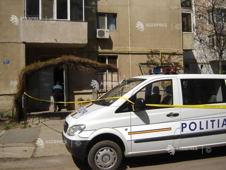Argeș: Bărbat găsit mort în scara unui bloc; cauza probabilă a decesului – căderea de la înălțime