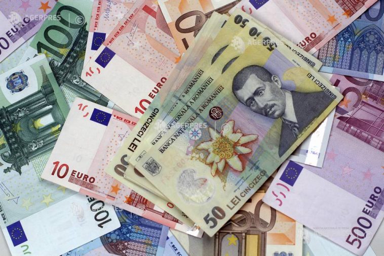 Cazacu (XTB România): Cursul leu/euro poate rămâne sub presiune până la clarificarea politicii fiscale post-moțiune