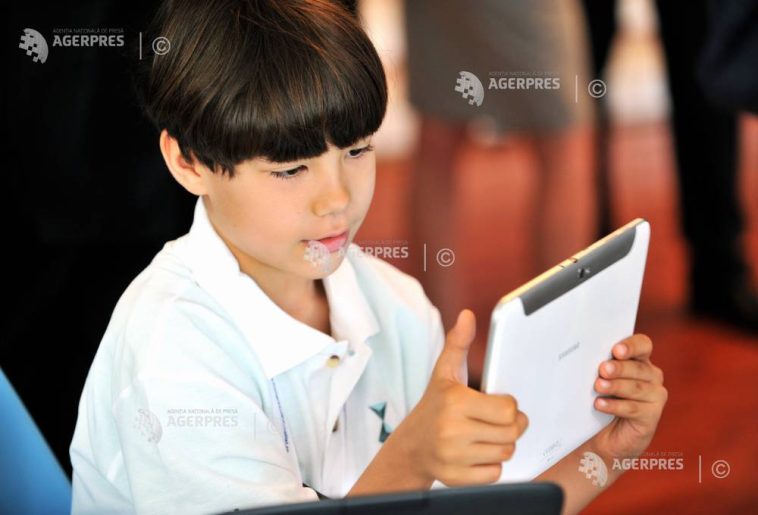 Copiii sunt așteptați cu premii și materiale educative despre siguranța digitală, la evenimentul ‘Ziua Copilului la Senat’