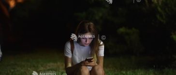 Tinerii europeni apelează la chatboturi bazate pe AI pentru a găsi sprijin emoțional, potrivit unui sondaj