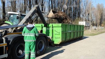 Primăriile de sector, obligate să implementeze principiul ‘plătește pentru cât arunci’ (proiect)