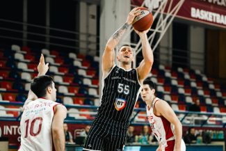 Baschet masculin: Campioana U BT Cluj, debut cu victorie în semifinala Ligii Naţionale, cu SCMU Craiova