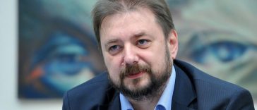 Politologul Cristian Pîrvulescu: „Căderea guvernului simplifică ieşirea din criză”. Cea mai bună variantă de premier – un independent. „Bolojan nu are de ce să-şi dea demisia din fruntea PNL”
