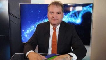 Ministrul interimar al Sănătăţii nu se aşteaptă la plecări din sistem în urma implementării noii legi a salarizării unitare a bugetarilor
