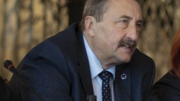Rectorul Universităţii Tehnice din Iaşi, Dan Caşcaval, senator PSD, explică votul dat moţiunii de cenzură, după ce a primit numeroase critici: Îmi asum că sunt ”o ruşine pentru mediul academic ieşean” pentru că nu am susţinut lovirea şcolii româneşti