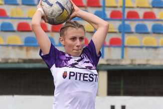 FC Argeş, apel pentru jucătoarea Diana Maria Chiţu, care suferă de leucemie. Unde se poate dona sânge şi unde se pot face donaţii în bani / Sportiva va da lovitura de start la meciul cu Rapid