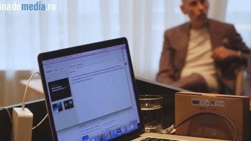 Reclamele digitale pe care clienţii le rulează pe internet pot ajunge direct şi pe ecranele stradale